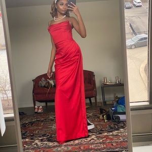 Red house of cb gown. WORN ONCE